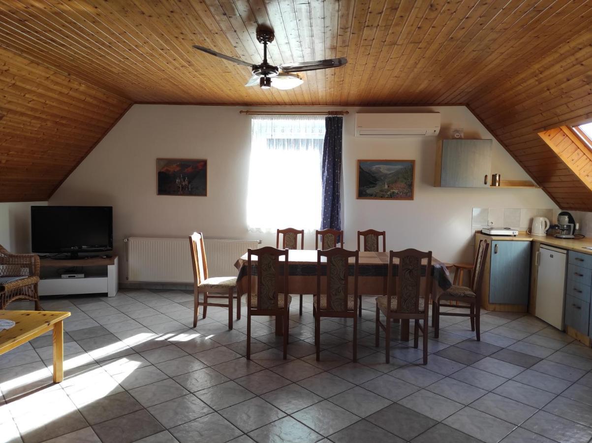 Badacsony Apartmanhaz Бадачоньтомай Экстерьер фото