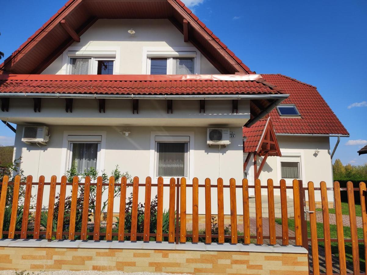 Badacsony Apartmanhaz Бадачоньтомай Экстерьер фото