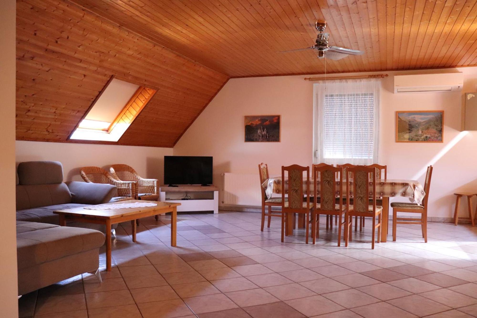 Badacsony Apartmanhaz Бадачоньтомай Экстерьер фото