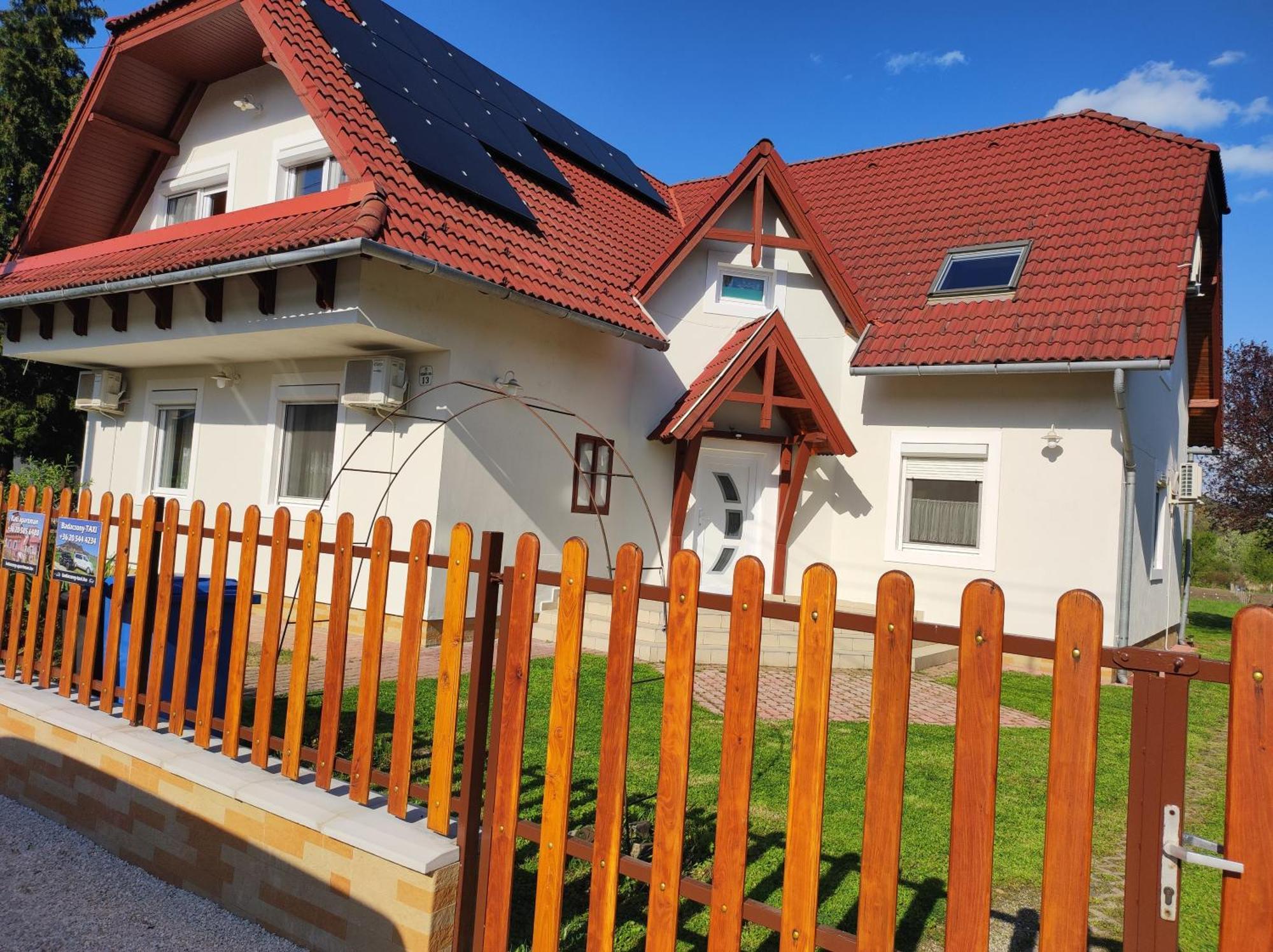 Badacsony Apartmanhaz Бадачоньтомай Экстерьер фото